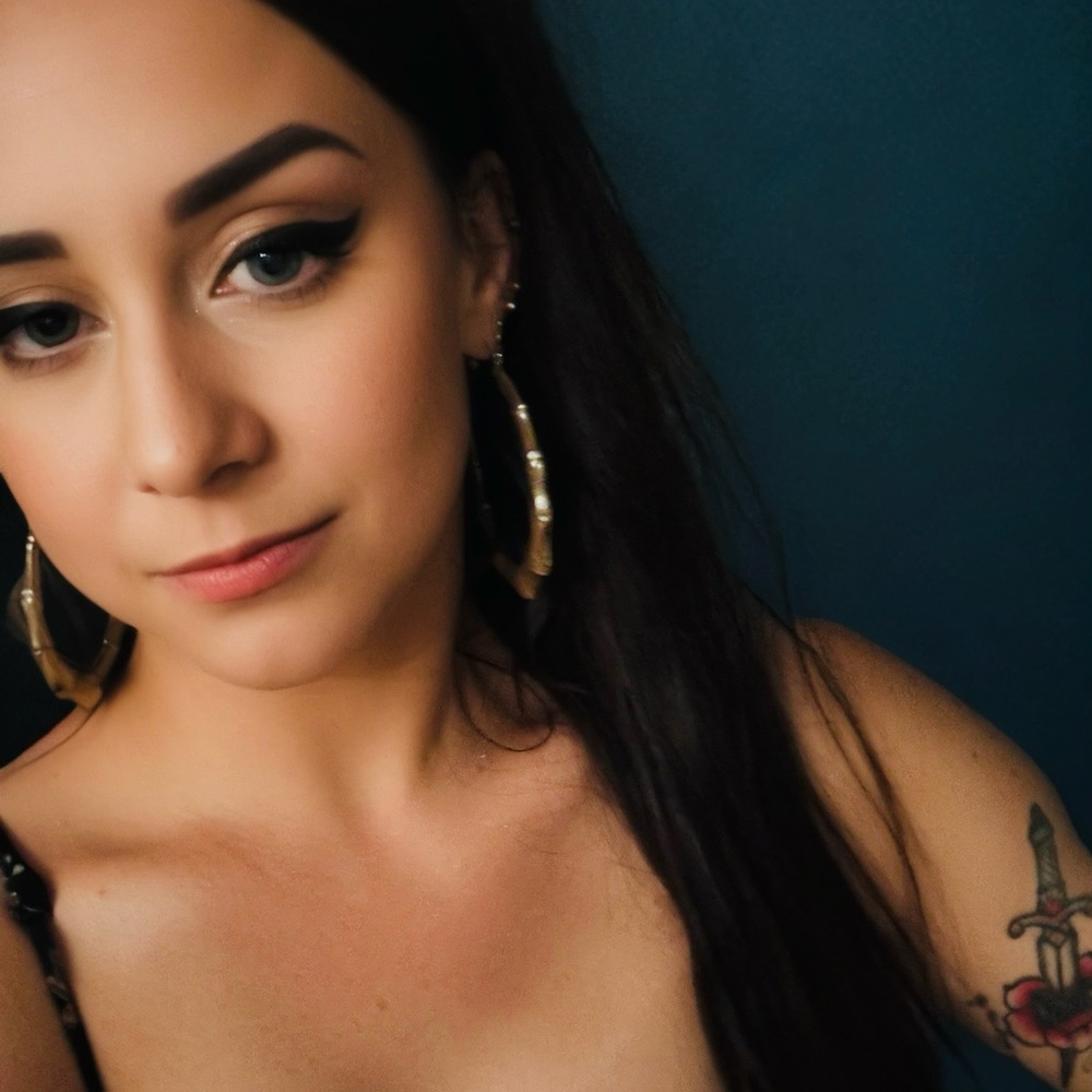Meet your Posher, Caitlin
